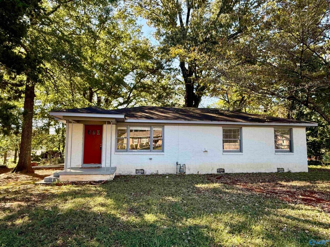 Primary Photo - 117 Meadow Dr