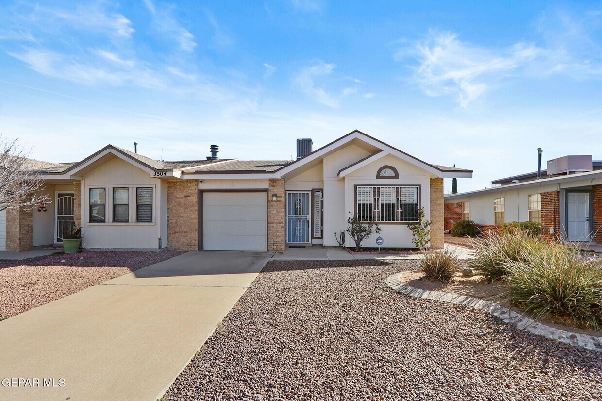 Primary Photo - 3504 Blue Grove Ln