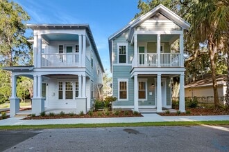 Building Photo - 1227 NW 4th Pl