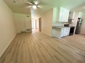 Building Photo - 515 Fallin Ave