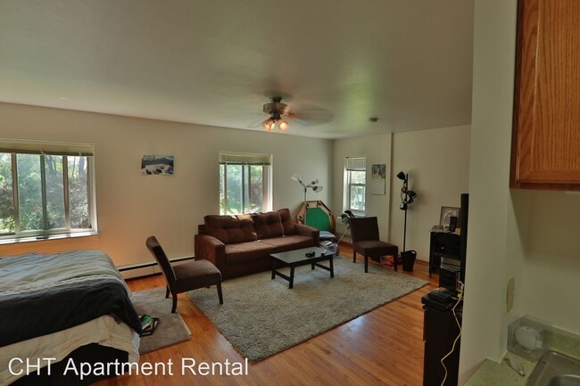 Building Photo - Studio, 1 bath Apartment - 746 W. Main St.