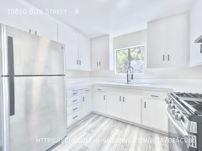 Building Photo - Newly Remodeled 2 Bedroom + 1 Bath + Parki...