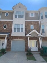 Building Photo - 1121 Red Bud St