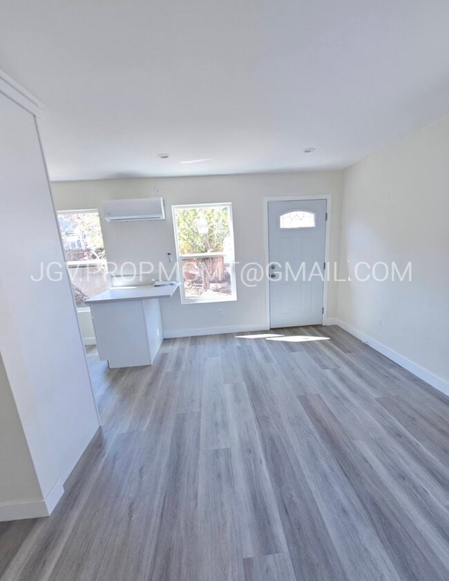 Foto del edificio - 1025 S Victoria Ave