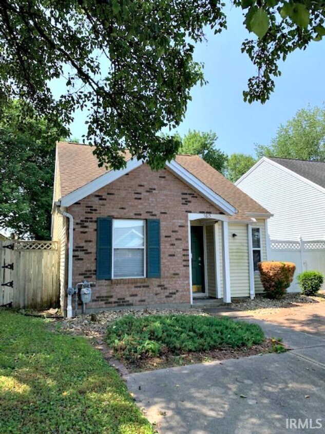 Primary Photo - 5815 Crossfield Dr