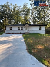 Building Photo - 43 S Wakefield Dr
