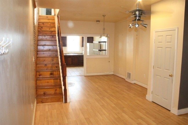 Building Photo - 135 S Loudon Ave
