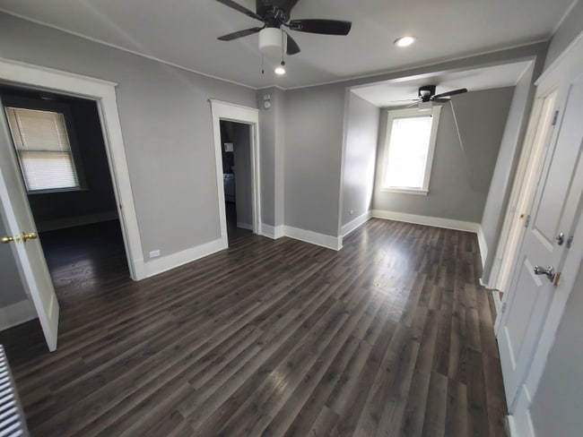 Photo - 211 Hayes Ave (La Grange, IL) Apartment