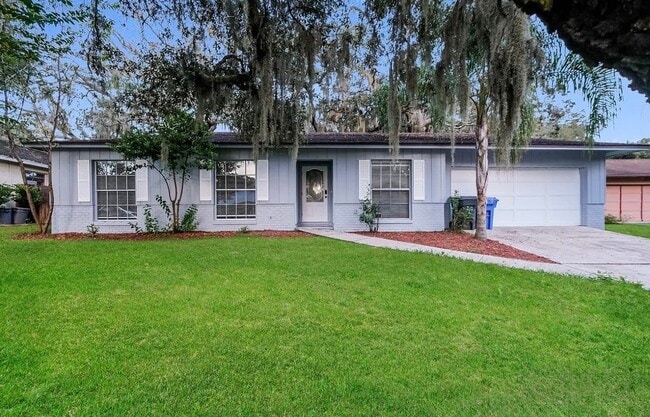 Building Photo - 3684 Woodhill Dr