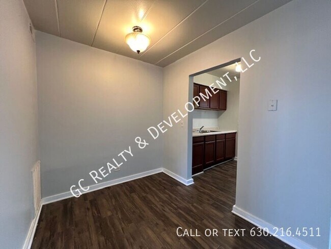 Foto del edificio - 324 Wilson Ave