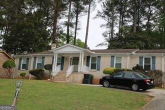 Building Photo - 4001 Stoneview Cir