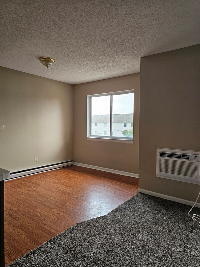 Building Photo - Updated Two Bedroom in Paulding