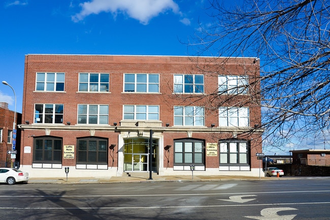 Building Photo - 220 Admiral Blvd
