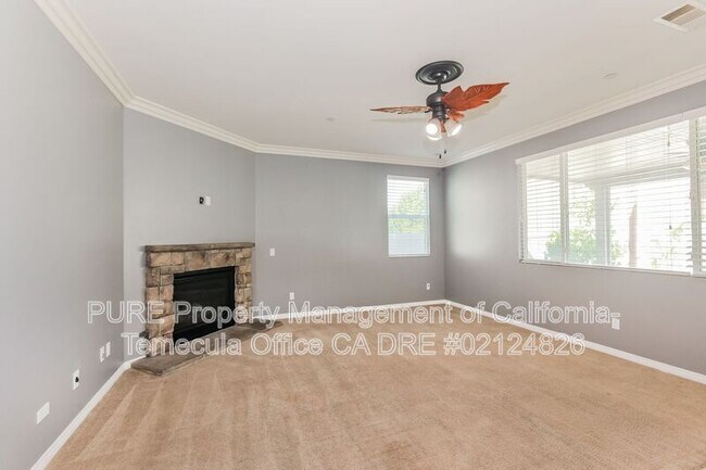 Foto del edificio - 38020 Spring Canyon Dr