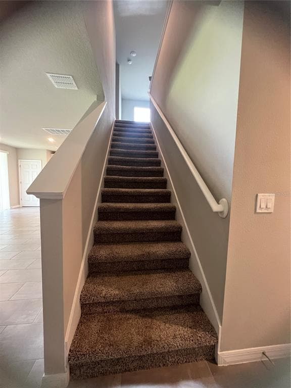 Building Photo - 582 Amadoras Wy