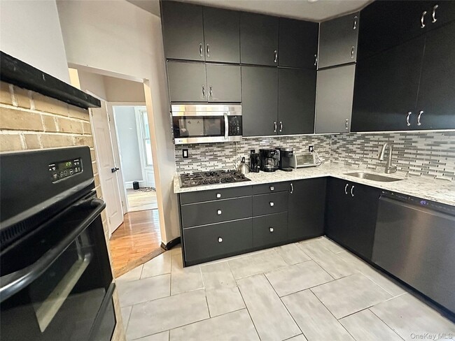 Foto del edificio - 25 Fletcher Ave