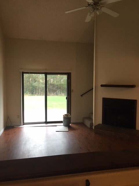 Building Photo - 2 Bedroom/2 Bath Townhome located in Valdosta