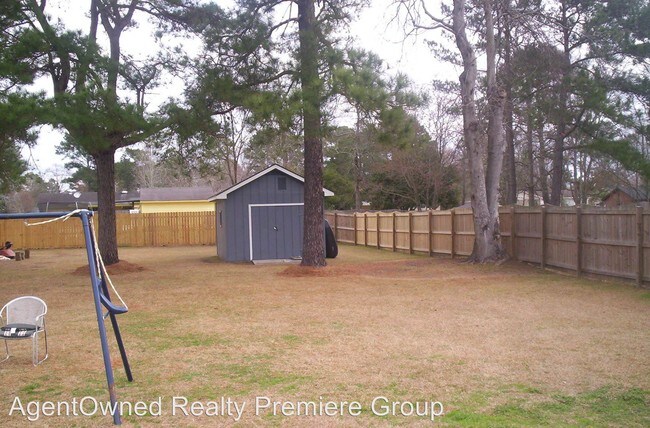 Building Photo - 108 Pine Straw Ln