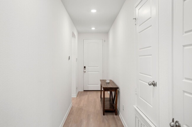 Building Photo - 322 Eucharis
