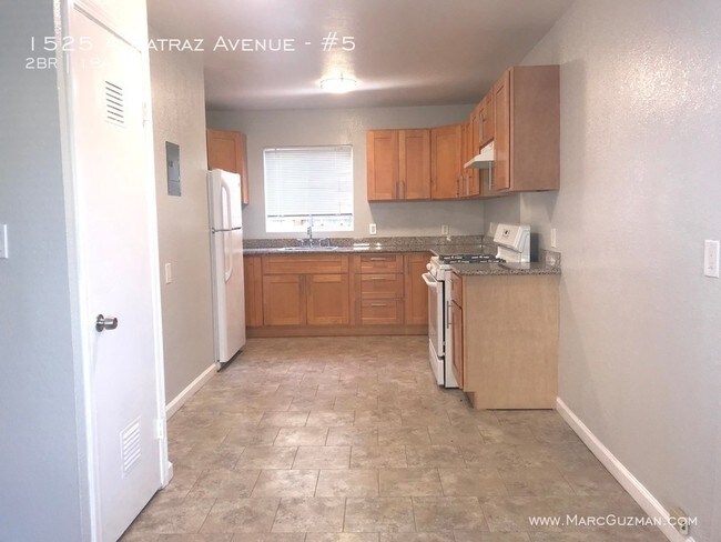 Building Photo - Lower Level Two Bed Apartment Near Ashby BART