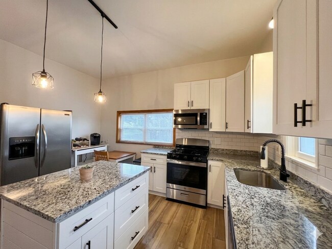 Foto del edificio - 2121 Eggers St