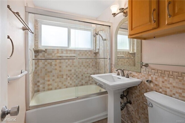 Building Photo - 3 br, 2 bath House - 20604 Mandell St