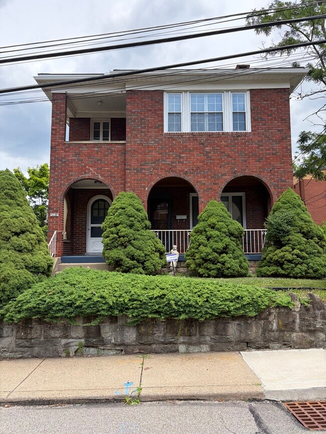 Building Photo - 5718 Munhall Rd