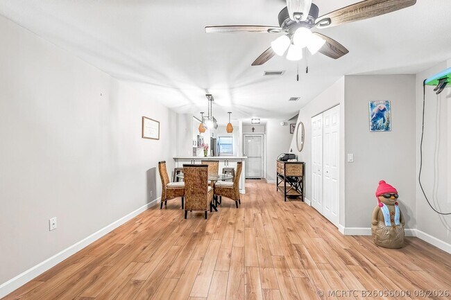 Building Photo - 9427 S Ocean Dr
