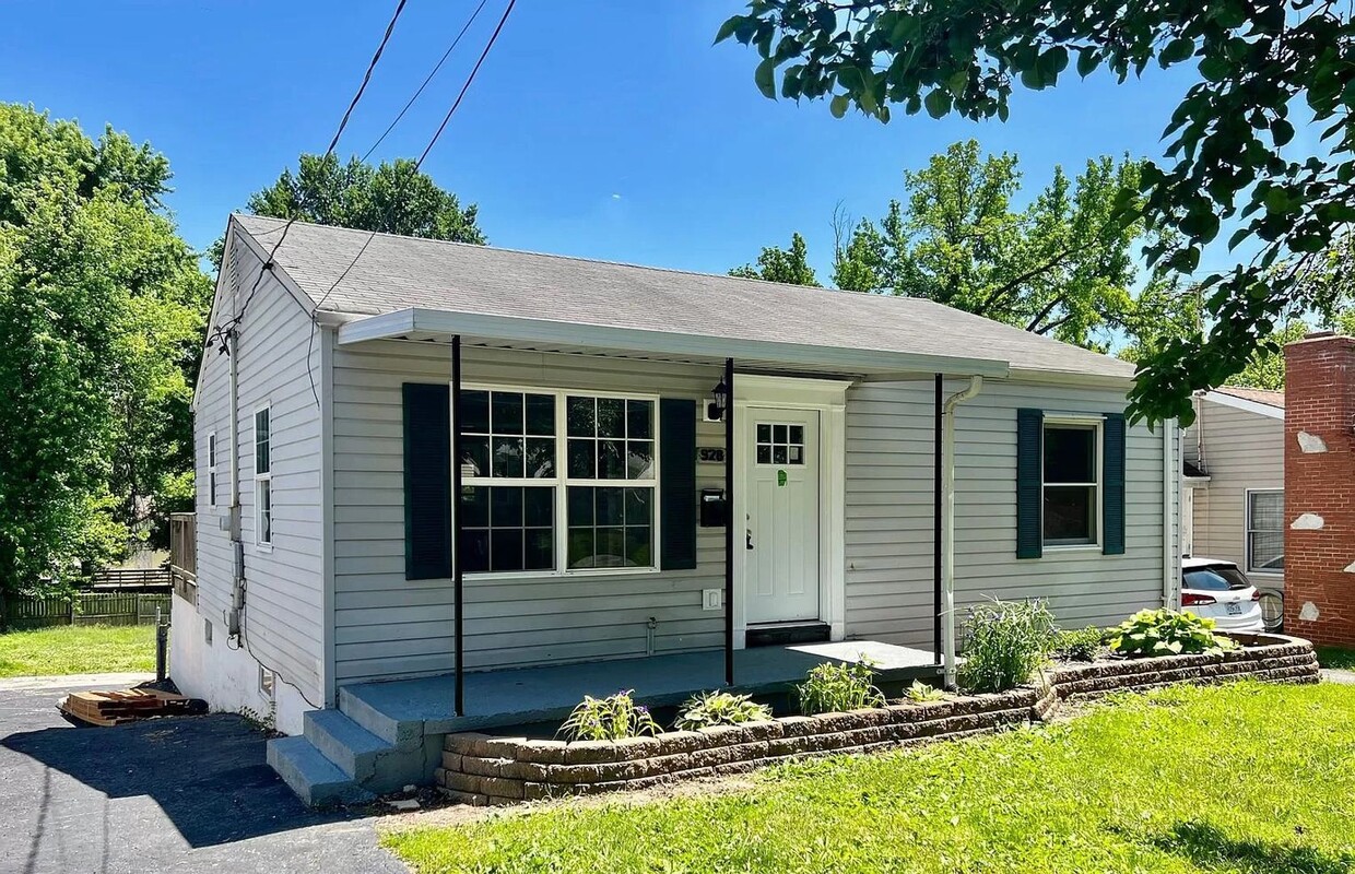 COMING SOON! Beautifully updated 3 Bedroo... - COMING SOON!  Beautifully updated 3 Bedroo...