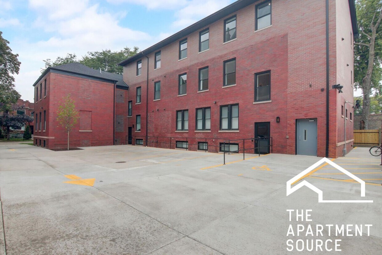 Foto del edificio - 4927 N Claremont Ave