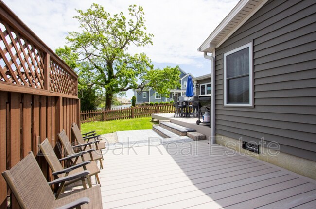 Building Photo - 501 Delaware Ave