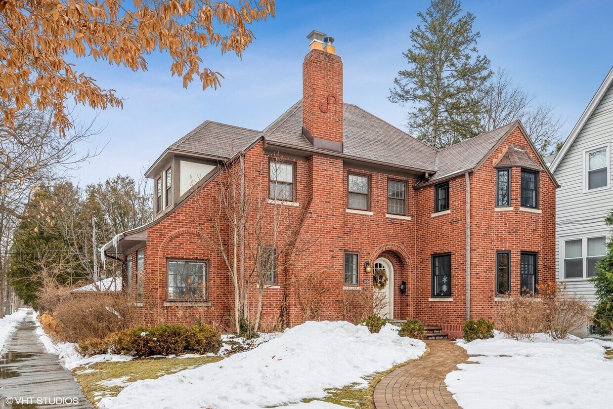 1636 Forest Ave, Wilmette, IL 60091 House for Rent in Wilmette, IL