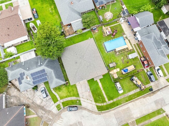 Building Photo - 2204 Gallant Dr