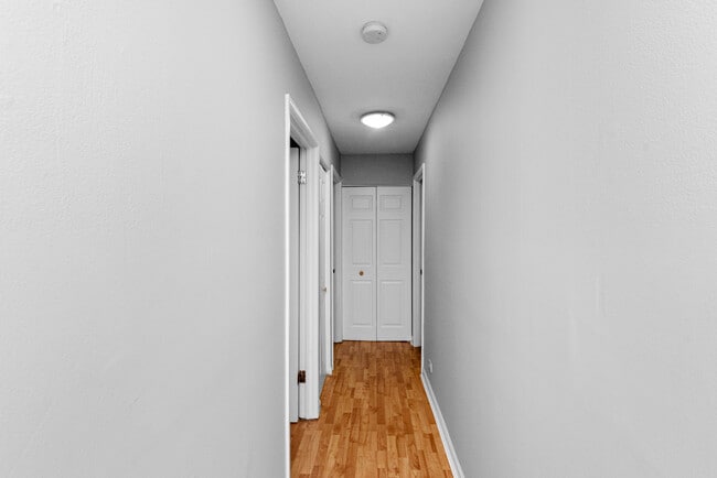 Building Photo - 3812 N Pine Grove Ave
