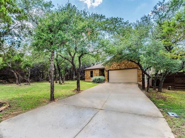 Building Photo - 10804 Wildwood Cir