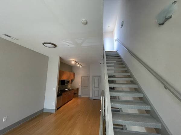 Building Photo - 2133 Southend Dr