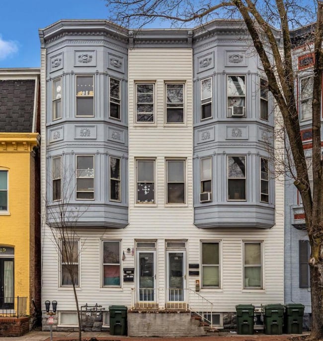 Building Photo - 127 E Washington St