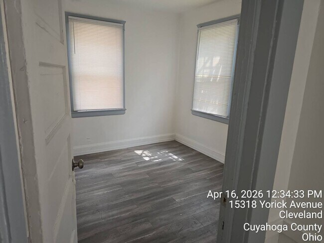 Foto del edificio - 15322 Yorick Ave