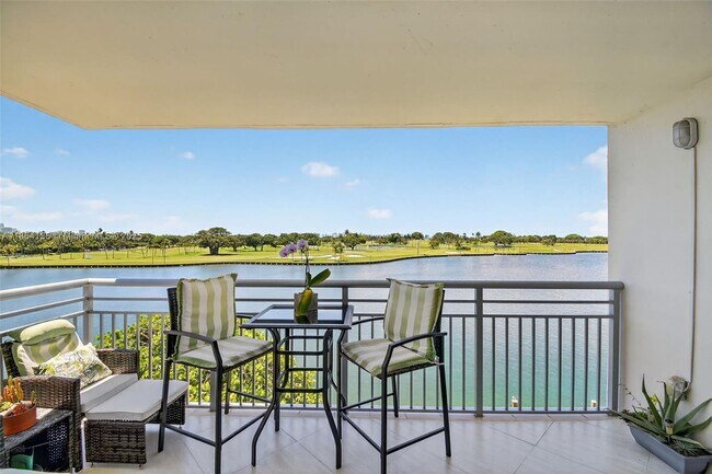 Foto del edificio - 9250 W Bay Harbor Dr