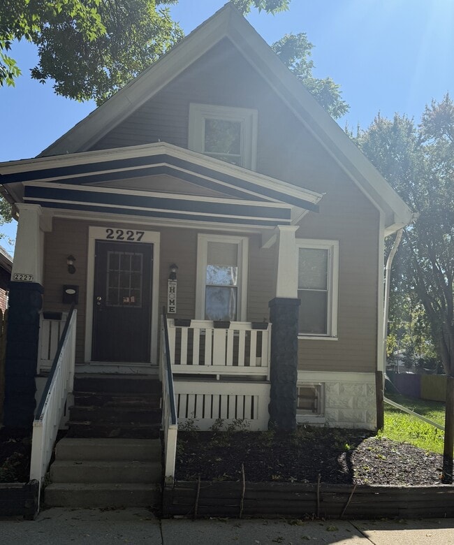 Building Photo - 2227 W Cherry St