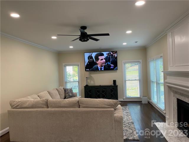 Foto del edificio - 8534 Headford Rd