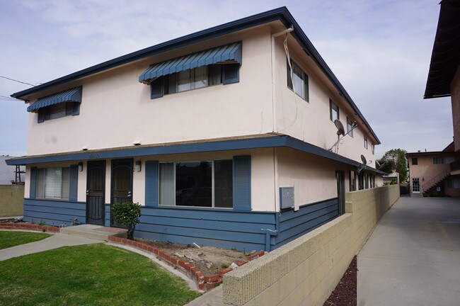Building Photo - 25830 Viana Ave