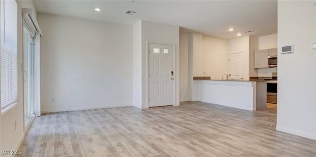 Foto del edificio - 4229 Venus Falls Ave