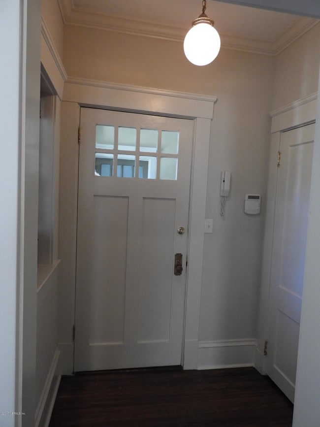 Building Photo - 2005 Herschel St