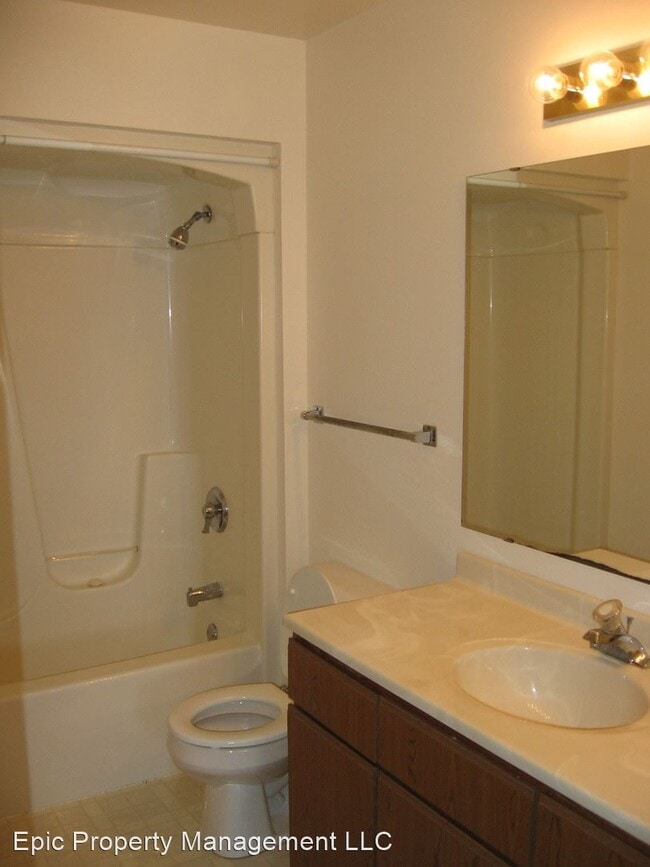 Building Photo - 1225 Commonwealth Dr