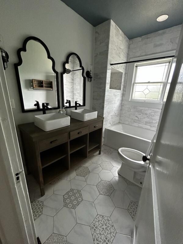 Foto del edificio - 719 N Barnett Ave