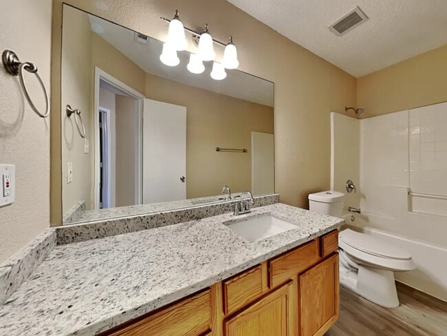 Foto del edificio - 10644 Shadywood Dr
