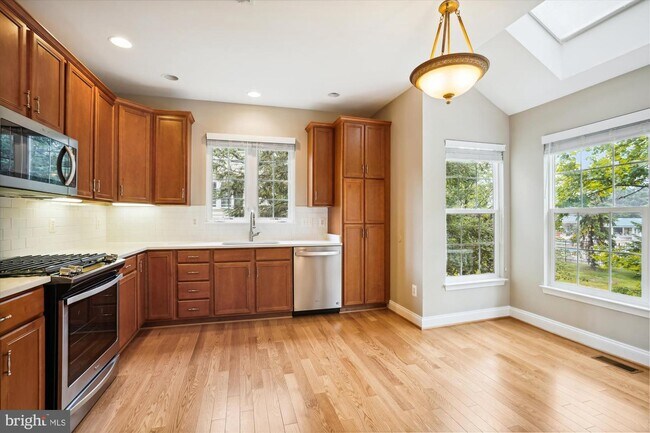 Building Photo - 43625 Dunhill Cup Square