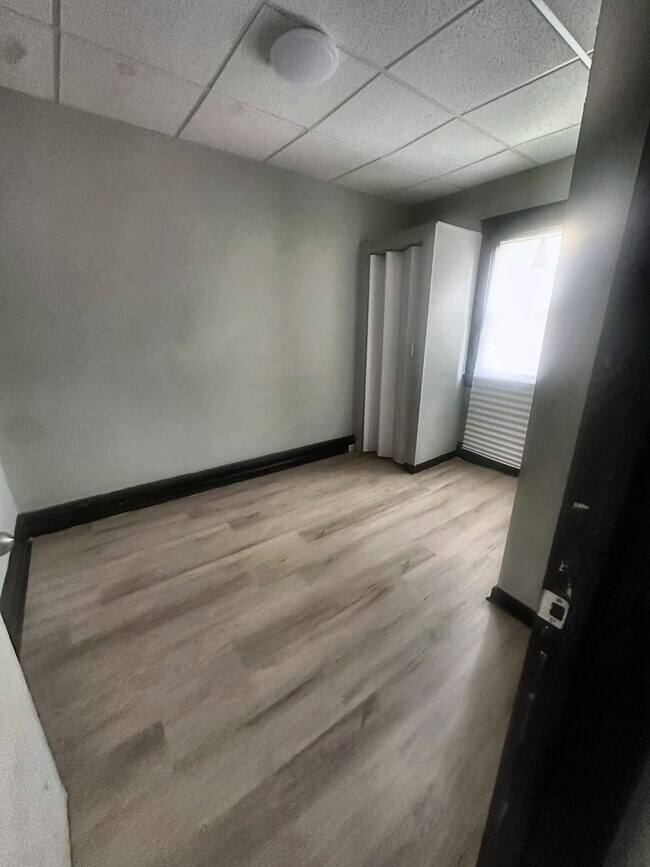 Foto del edificio - 4111 E 143rd St