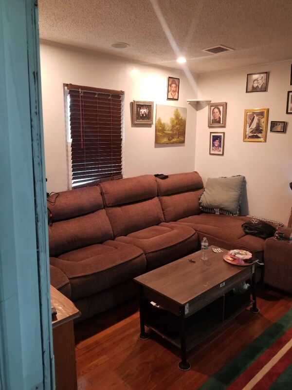 Building Photo - 202 W 1st St